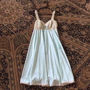 Cute, Short, Vintage Nightgown!!